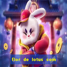 flor de lotus com lua tatuagem